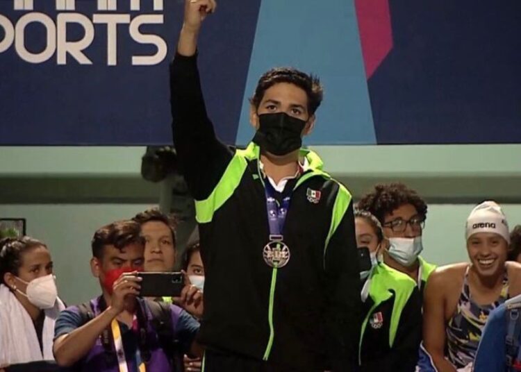 Conquista natación mexicana cosecha de medallas en debut de Juegos Panamericanos Junior