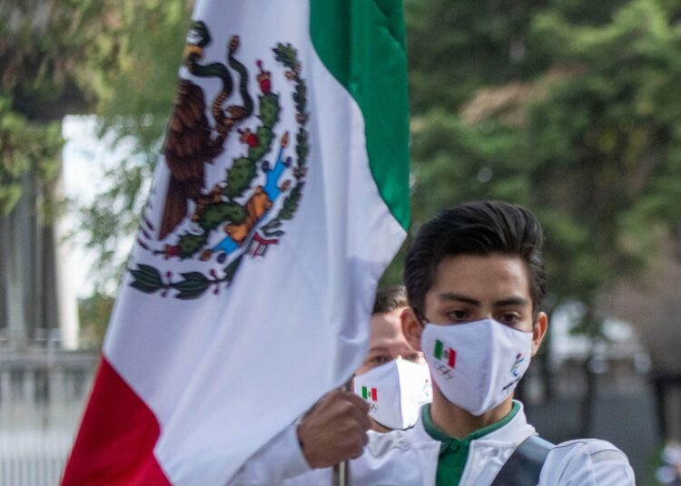 Donovan Carrillo porta bandera de México rumbo a debut en Juegos Olímpicos de Invierno
