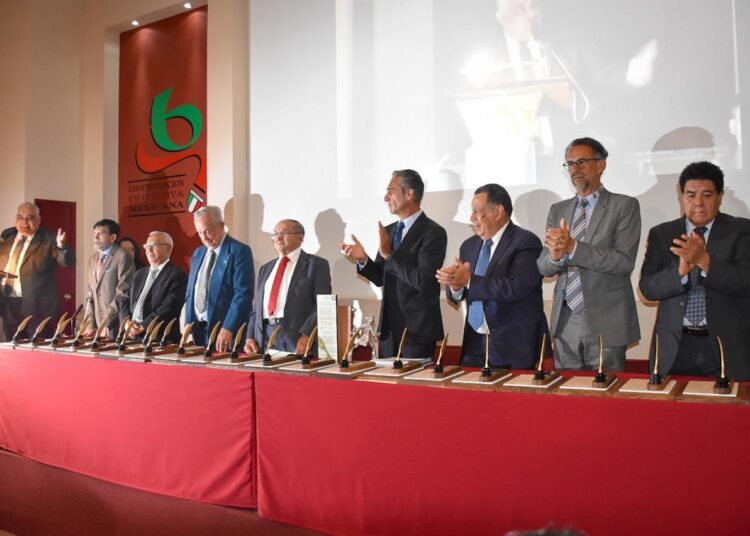 Asiste CIDEM a ceremonia de premiación de la 5ta. Generación del Salón del Periodista Deportivo