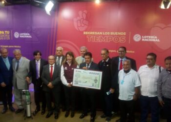 Lotería Nacional reconoce 30 años de labor de Cronistas Deportivos