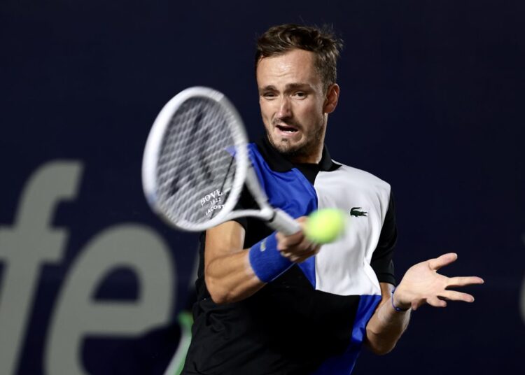 Avanzan favoritos a cuartos de final del Abierto de Tenis Mifel en Los Cabos