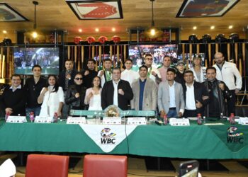 Celebración de fin de año con la familia verde y oro WBC