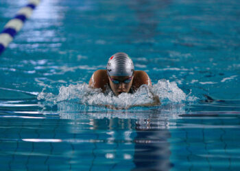 Nadadora morelense prepara su participación en el Campeonato Centroamericano y del Caribe en Monterrey